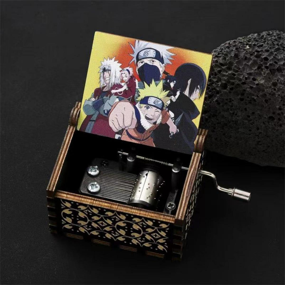 Naruto Anime Hand Crank Wooden Music Box, Classic Anime Theme Song Engraved Wooden Musical Box, Multiple Naruto Character Print, Vintage Hand Crank Music Box Collectible Gift for Anime Fans Teens Adults