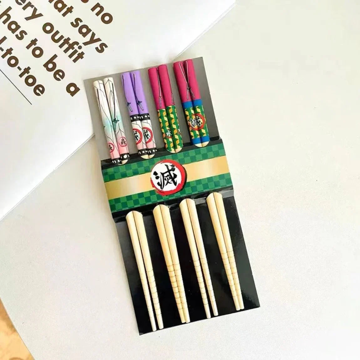Demon Slayer Anime Bamboo Chopsticks Set, 5 Pairs Reusable Printed Chopsticks, Tanjiro Nezuko Zenitsu Inosuke Pattern Tableware, Japanese Style Dinner Utensils, Anime Fan Gift Pack