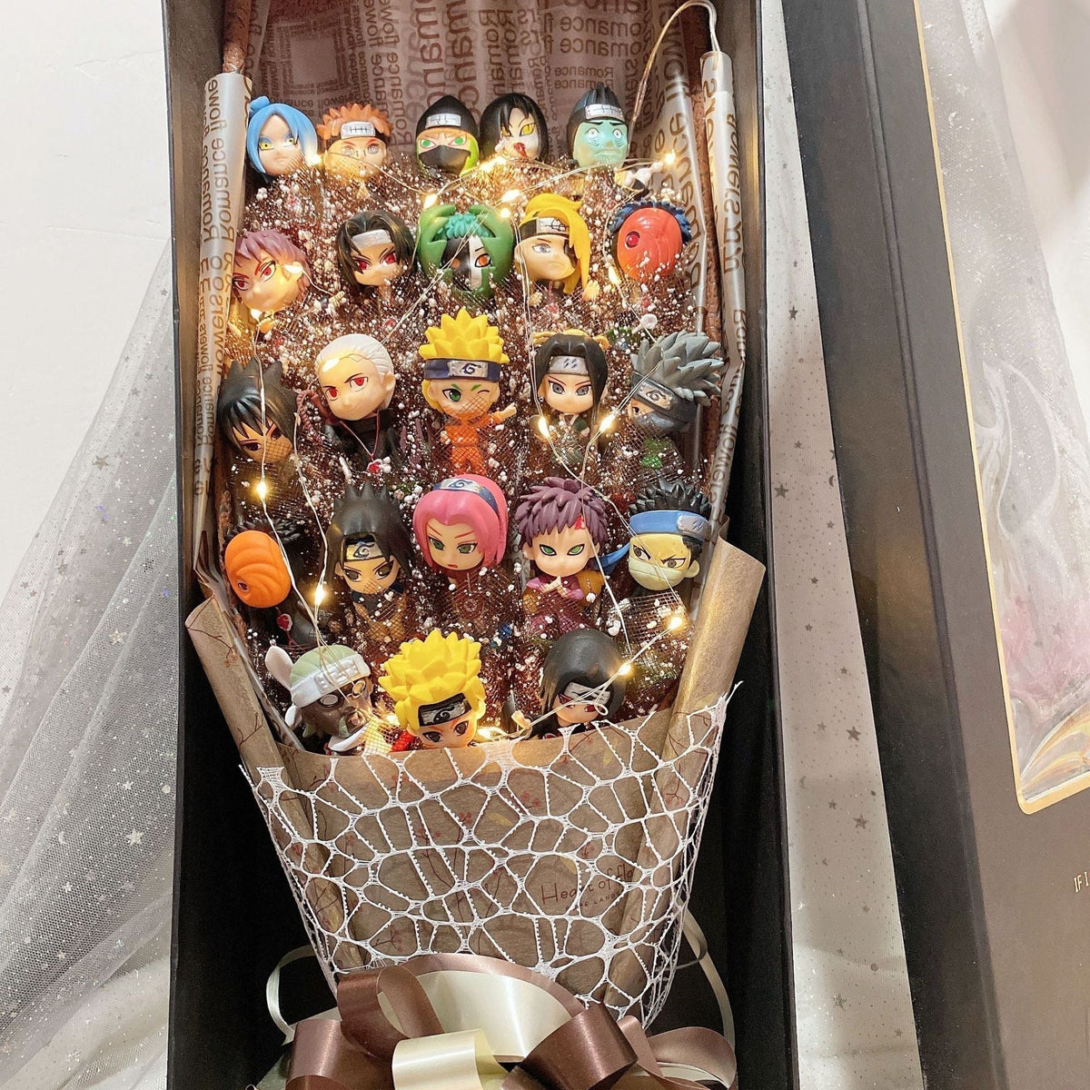 Naruto Anime Figure Bouquet with LED Fairy Lights, Naruto Mini Figurine Artificial Rose Gift Box, Handmade Character Flower Bouquet, Birthday Valentine Graduation Gift for Naruto Fans