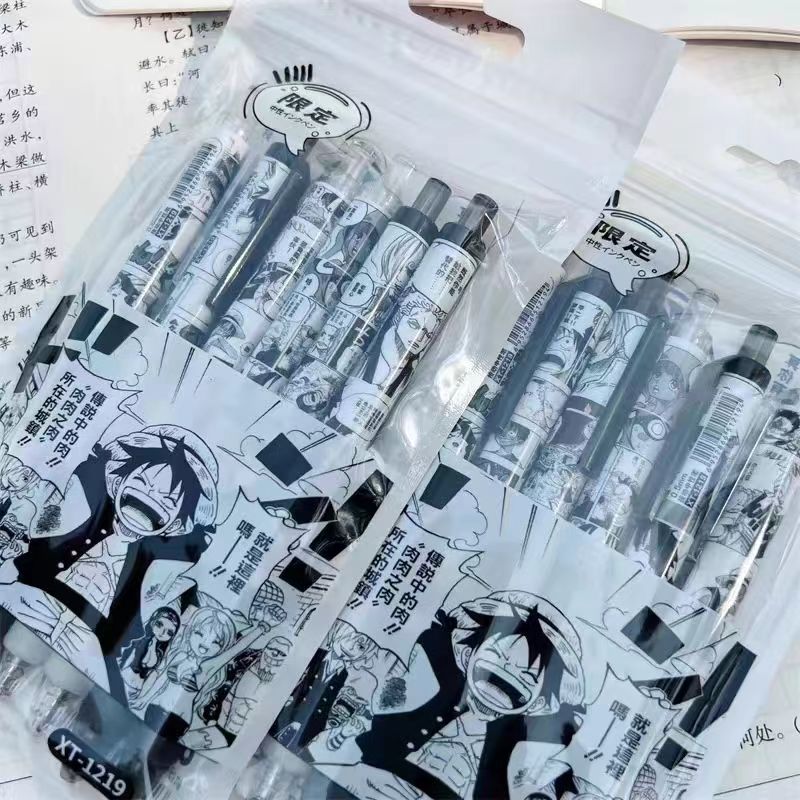One Piece Anime Retractable Gel Pens Set, Black & White Manga Panel Print 0.5mm Fine Point Black Ink Ballpoint Pens, Smooth Quick Drying Writing Anime Stationery for Students School Office Supplies, One Piece Fan Collectible Gift