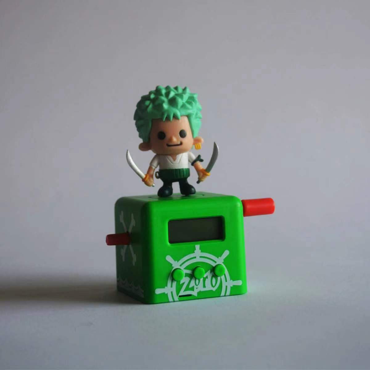 One Piece Anime Hand Crank Music Box, Luffy Zoro Nami Sanji Chopper Mini Figure Square Music Box, Hand Cranked Melody Desktop Ornament Collectible Gift for One Piece Anime Fans