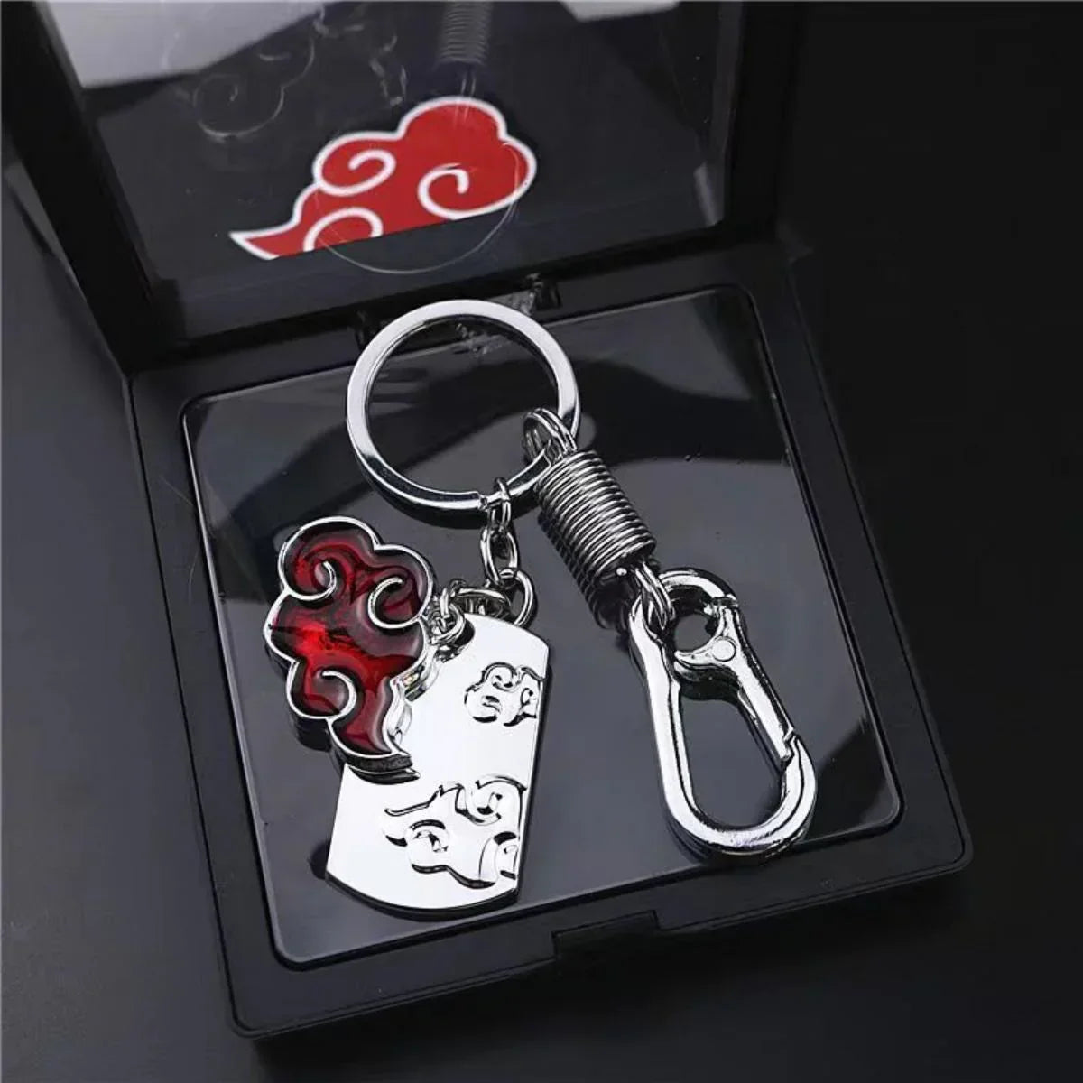 Naruto Akatsuki Red Cloud Keychain, Anime Akatsuki Symbol Metal Key Ring with Gift Box, Cosplay Accessory Pendant Key Chain, Collectible Gift for Naruto Anime Fans