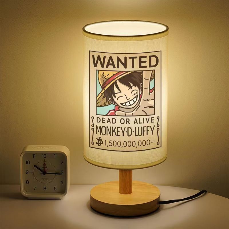 One Piece Wanted Poster Table Lamp, Anime Straw Hat Crew Wanted Print Night Light, Wooden Base Bedside Desk Lamp, Soft Warm Light Decor Lamp, Collectible Gift for One Piece Fans