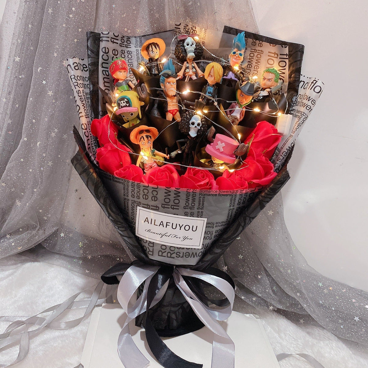 One Piece Figure Bouquet, Anime Luffy Zoro Sanji Chopper Figurine Bouquet with LED Fairy Lights, Artificial Rose Flower Gift Box, Birthday Valentine Anniversary Gift for Anime Fans