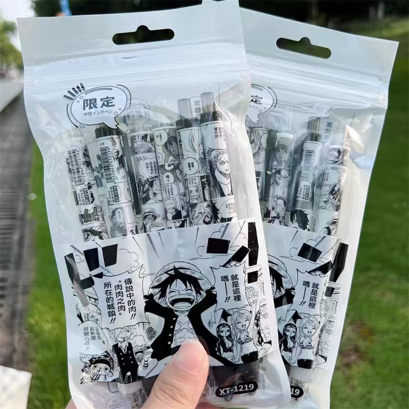 One Piece Anime Retractable Gel Pens Set, Black & White Manga Panel Print 0.5mm Fine Point Black Ink Ballpoint Pens, Smooth Quick Drying Writing Anime Stationery for Students School Office Supplies, One Piece Fan Collectible Gift