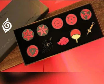 Naruto Anime Sharingan Metal Pin Badge Set, Leaf Village Symbol Akatsuki Cloud Uchiha Brooch Collection Box, Ninja Kunai Pendant, Cosplay Lapel Pins, Collectible Gift for Naruto Anime Fans Teens Adults