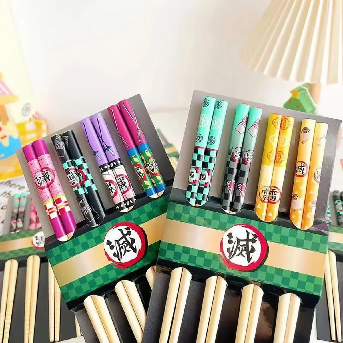Demon Slayer Anime Bamboo Chopsticks Set, 5 Pairs Reusable Printed Chopsticks, Tanjiro Nezuko Zenitsu Inosuke Pattern Tableware, Japanese Style Dinner Utensils, Anime Fan Gift Pack