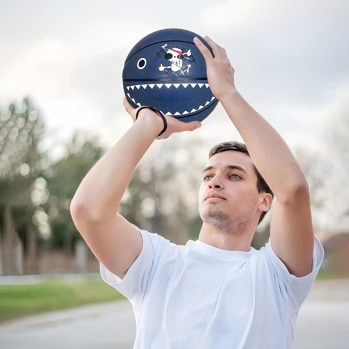 One Piece Laboon Anime Basketball, Official Themed Basketball with Straw Hat Pirates Skull Logo, Wear-resistant Rubber Basketball for Indoor Outdoor Game, Collectible Basketball Gift Box, Anime Sports Gift for One Piece Fans