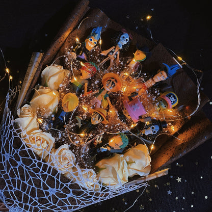 One Piece Figure Bouquet, Anime Luffy Zoro Sanji Chopper Figurine Bouquet with LED Fairy Lights, Artificial Rose Flower Gift Box, Birthday Valentine Anniversary Gift for Anime Fans