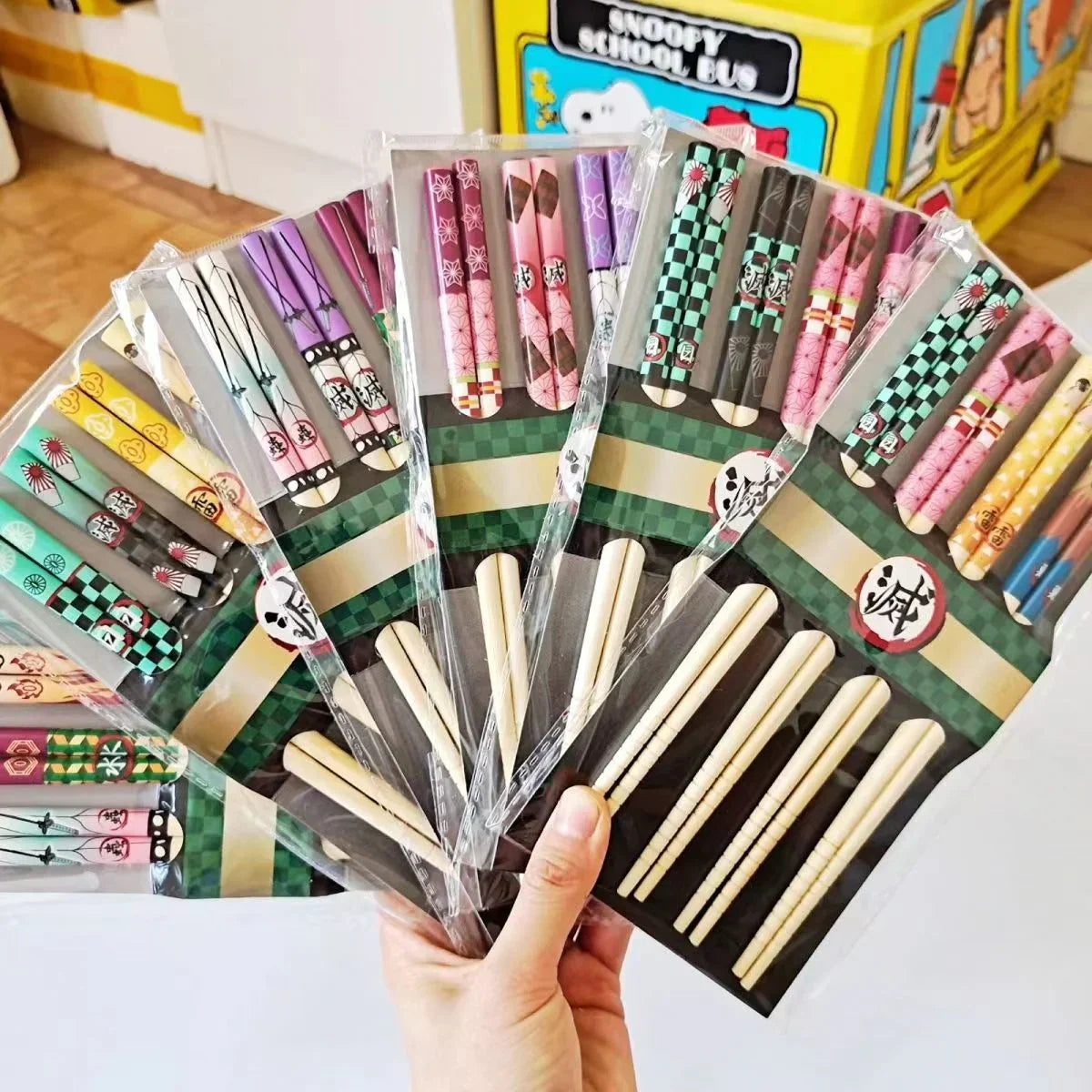 Demon Slayer Anime Bamboo Chopsticks Set, 5 Pairs Reusable Printed Chopsticks, Tanjiro Nezuko Zenitsu Inosuke Pattern Tableware, Japanese Style Dinner Utensils, Anime Fan Gift Pack