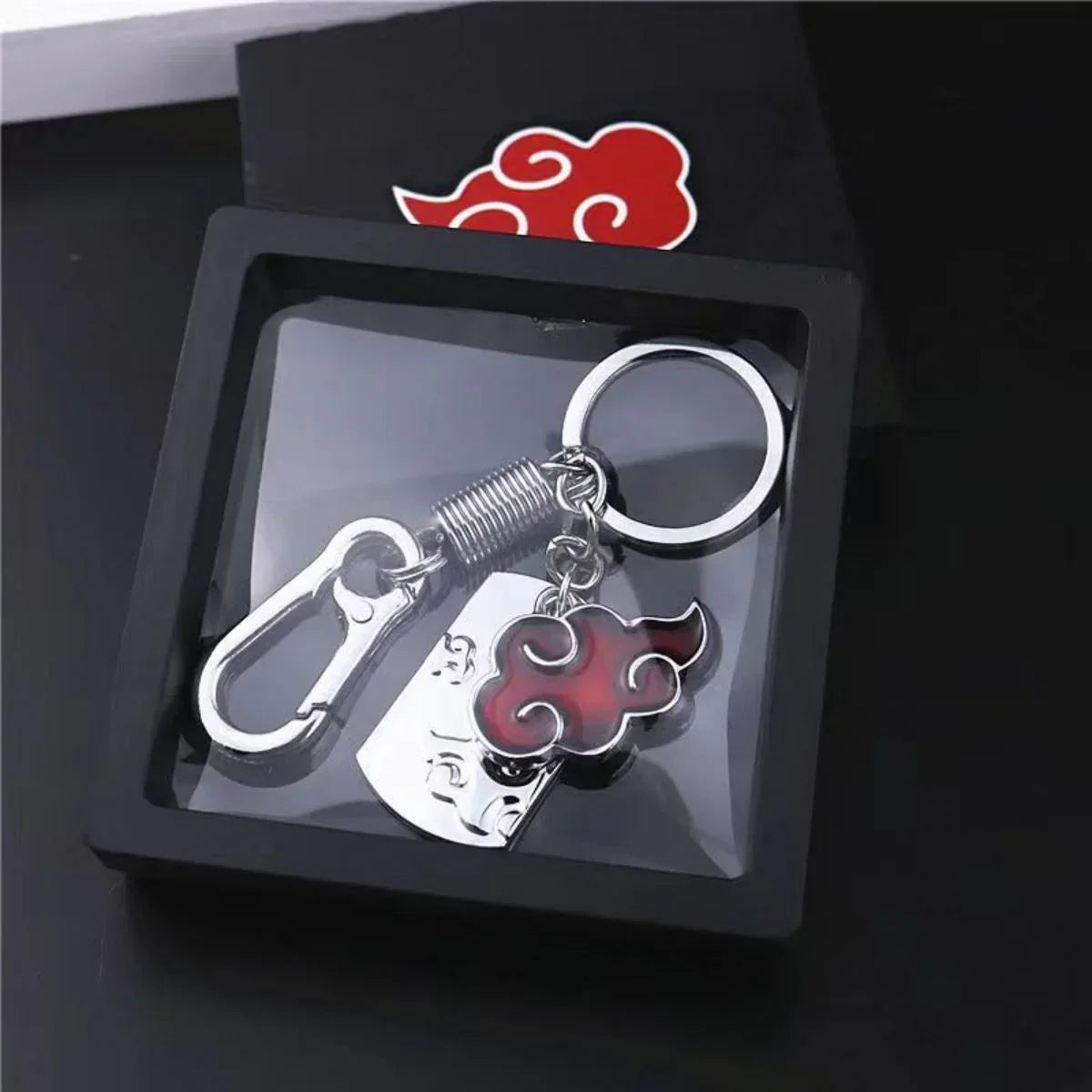 Naruto Akatsuki Red Cloud Keychain, Anime Akatsuki Symbol Metal Key Ring with Gift Box, Cosplay Accessory Pendant Key Chain, Collectible Gift for Naruto Anime Fans