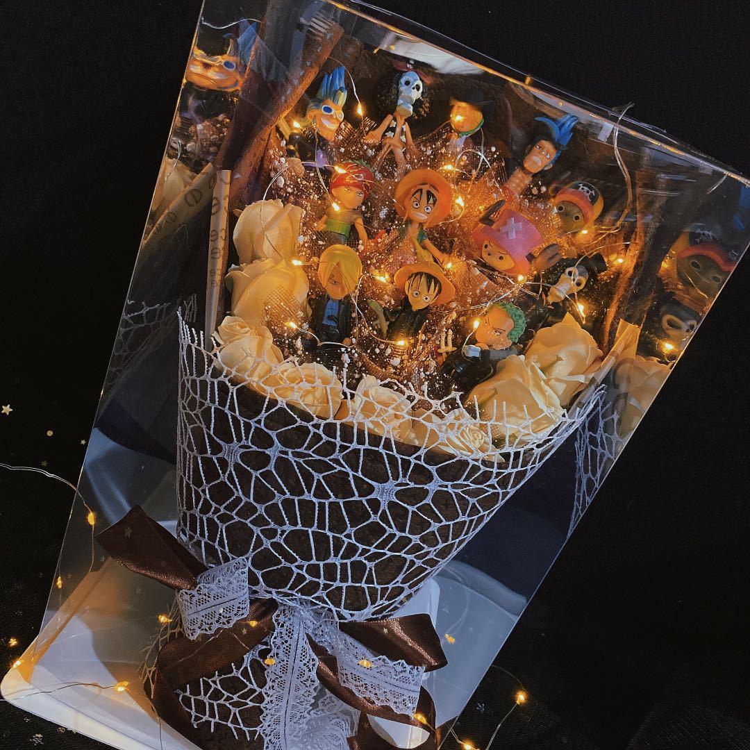 One Piece Figure Bouquet, Anime Luffy Zoro Sanji Chopper Figurine Bouquet with LED Fairy Lights, Artificial Rose Flower Gift Box, Birthday Valentine Anniversary Gift for Anime Fans